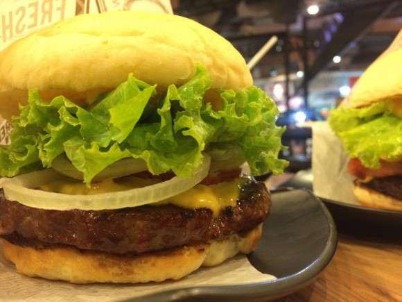 バンコクハンバーガーTeddy's bigger burgers