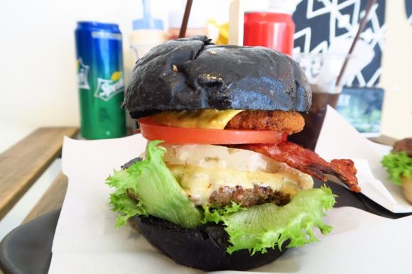 Paperbutter & The Burger＠BTSアーリー（バンコクハンバーガー）